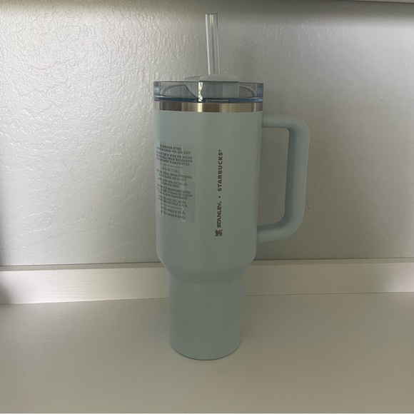 Starbucks x Stanley Spring Blue 2024 Limited Edition 40oz Tumbler - Picture 2 of 5